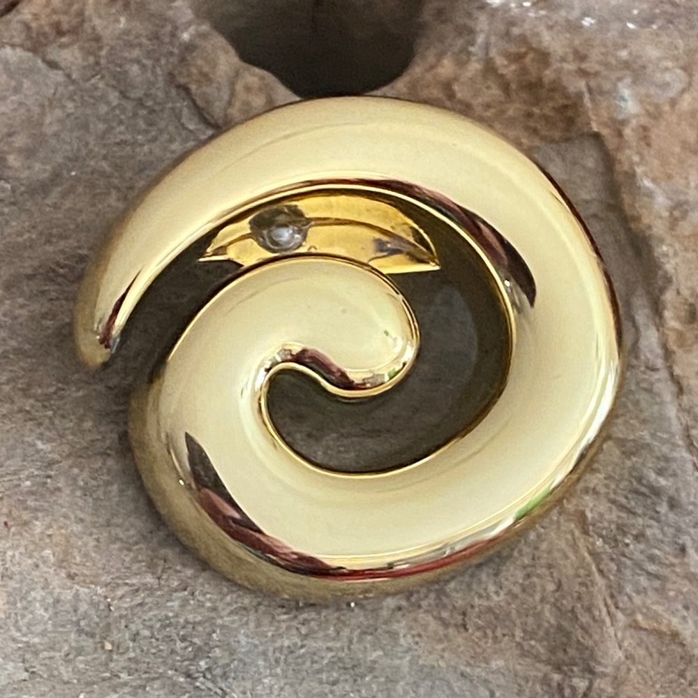 5/$10❤️❤️❤️NEW Handmade Acrylic Gold Swirl Broach